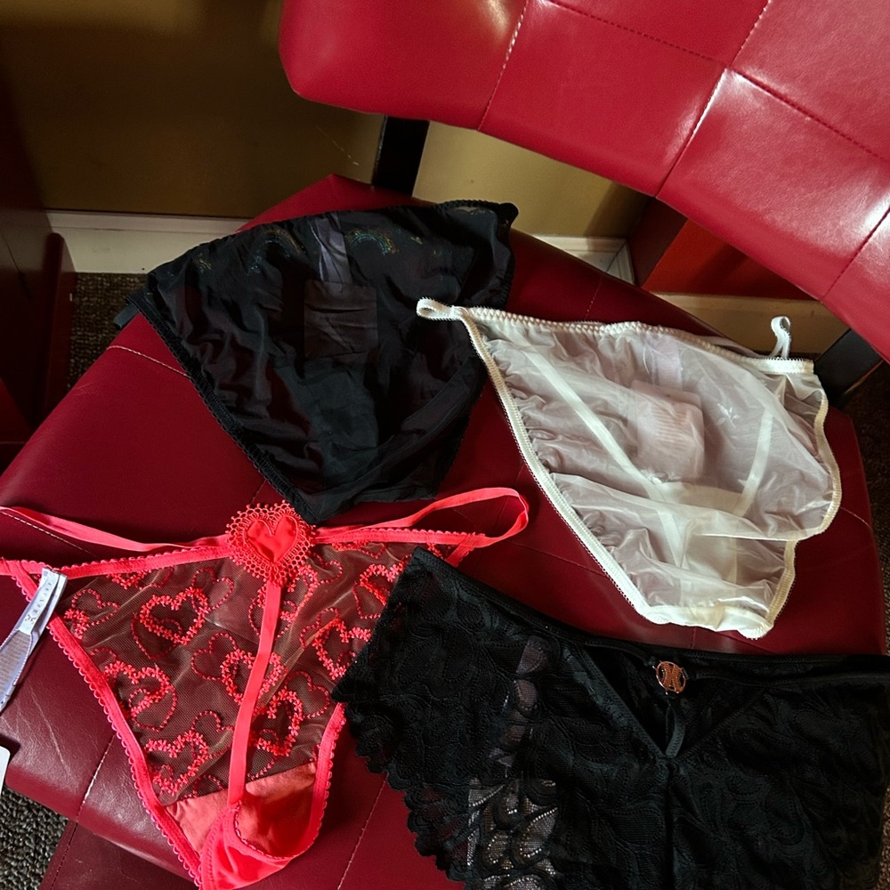 Sexy panties by Savage Fenty!
